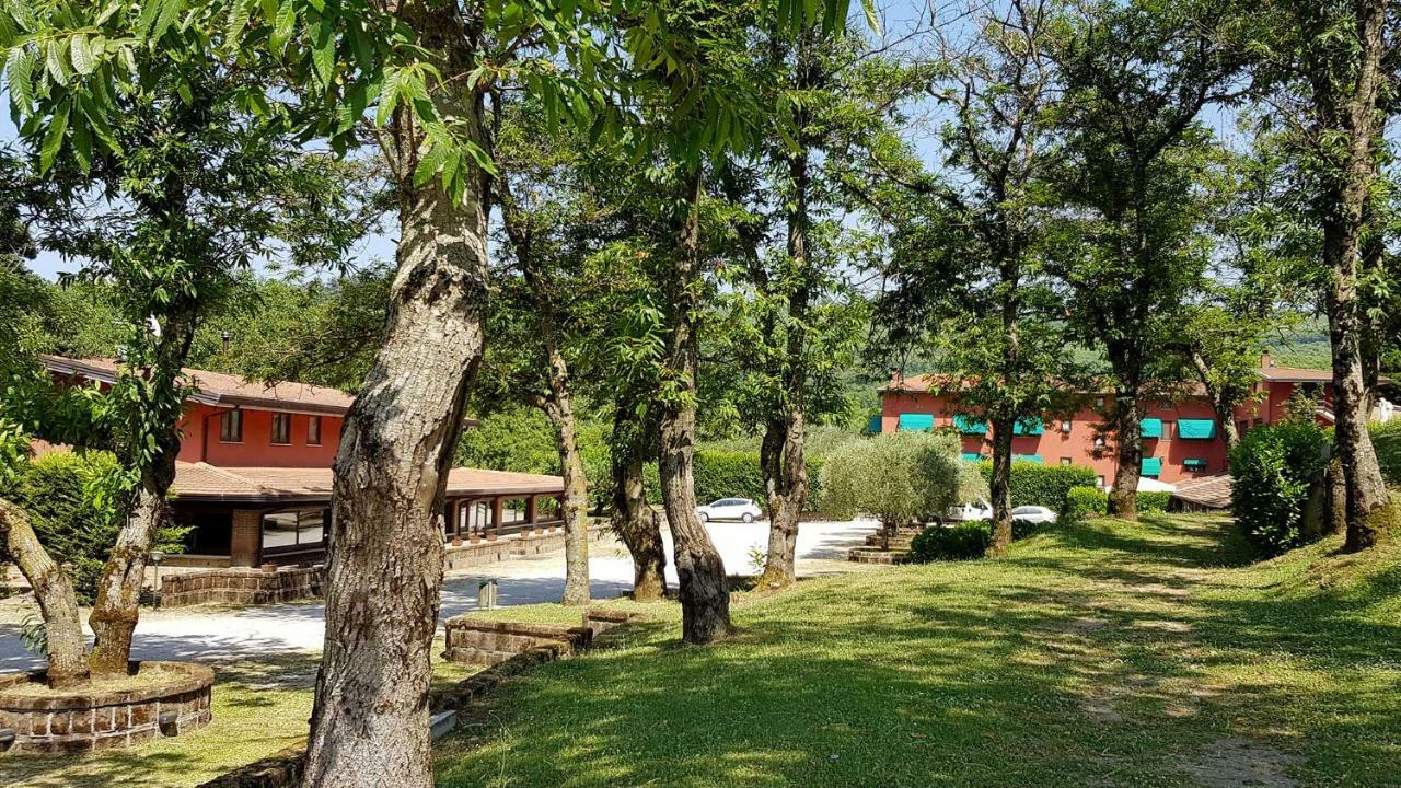 Agriturismo Ricciardelli Villa Contrada  Buitenkant foto