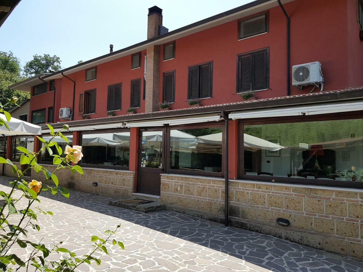 Agriturismo Ricciardelli Villa Contrada  Buitenkant foto