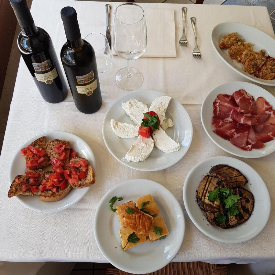 Agriturismo Ricciardelli Villa Contrada  Buitenkant foto